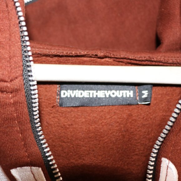 DTY Brown Hoodie Size Medium - Picture 4 of 5